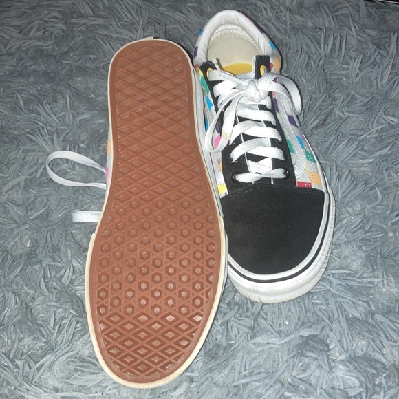 Vans - Picture 3 of 3